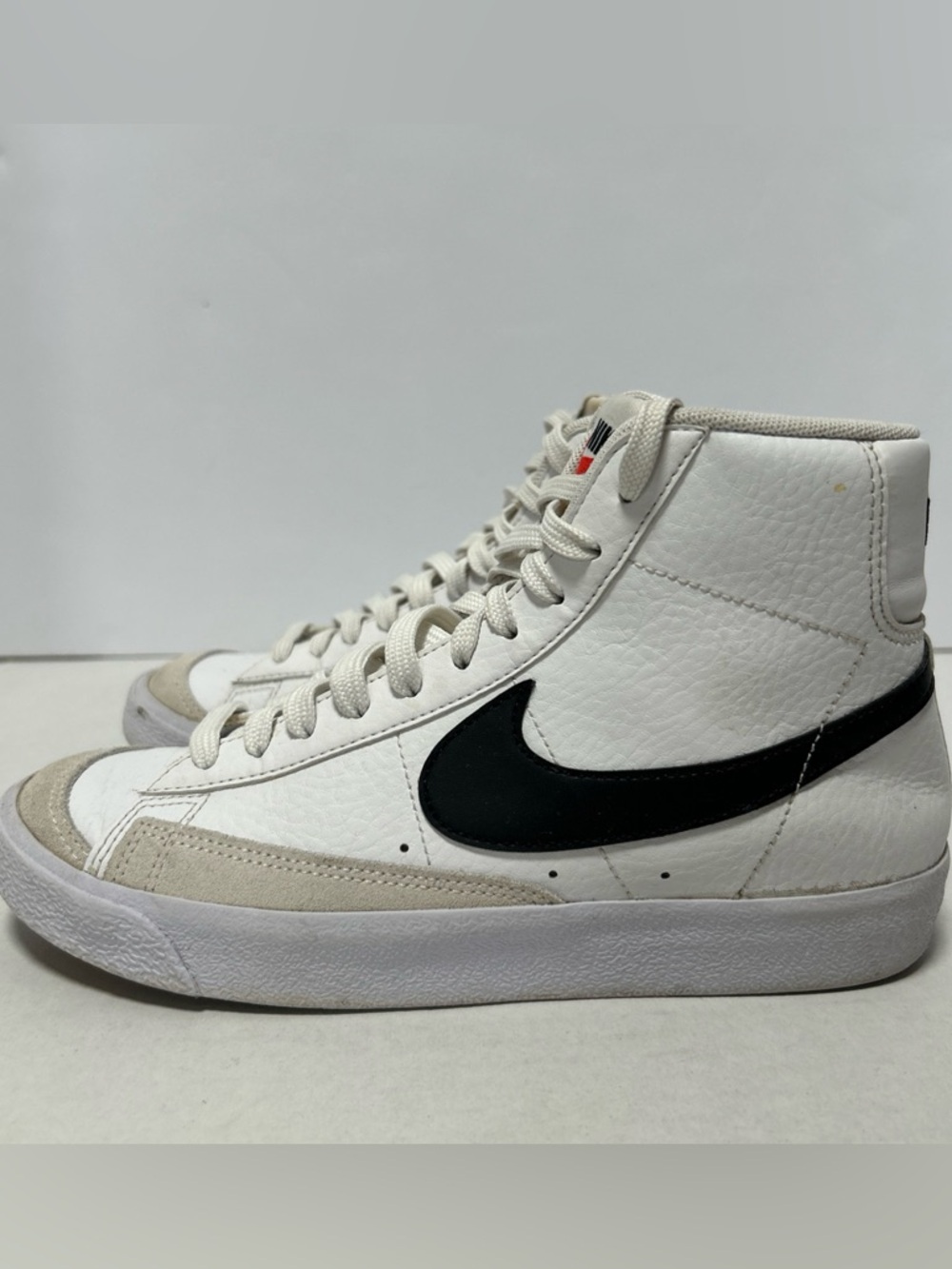Nike Blazer Mid 77 Vintage White Black DA4086-100 Youth Size 6Y  Womens Size 7.5